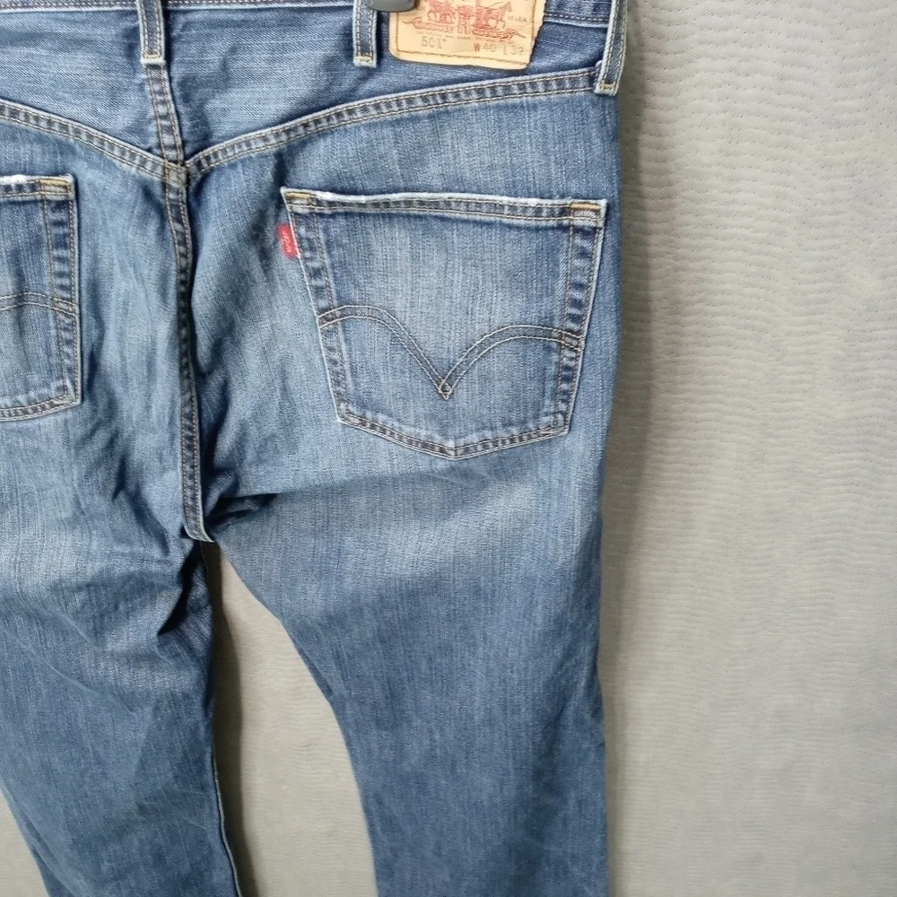 Levis 501XX men's blue jeans button fly sz 40x32. Pb2 53pm